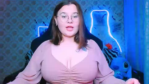 Snapshot of dreamforyoue2 chatting on October 28, 6:54 pm dreamforyoue2 online show from October 28, 6:54 pm