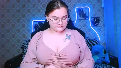 Snapshot of dreamforyoue2 chatting on November 13, 8:08 pm dreamforyoue2 online show from November 13, 8:08 pm