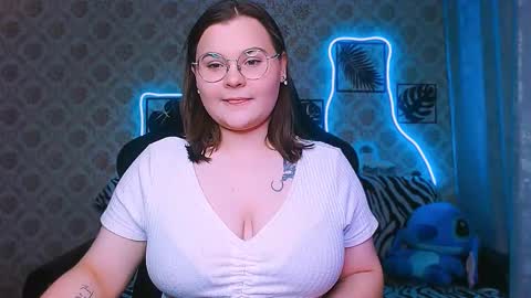 Snapshot of dreamforyoue2 chatting on November 25, 8:36 am dreamforyoue2 online show from November 25, 8:36 am