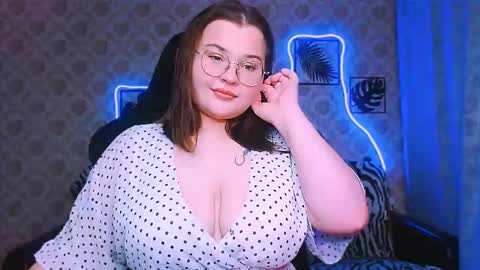 Snapshot of dreamforyoue2 chatting on December 5, 7:21 pm dreamforyoue2 online show from December 5, 7:21 pm