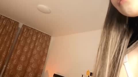 Snapshot of dreamsnoir chatting on October 11, 7:34 pm Mila online show from October 11, 7:34 pm