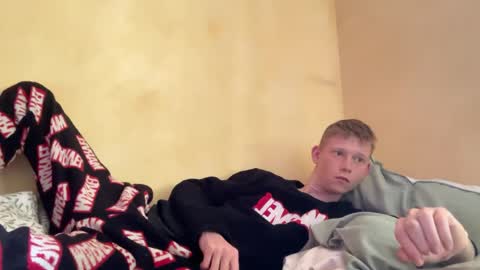 dreamy_devi1 online show from April 16, 2:29 pm