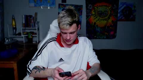 Snapshot of dreamyadam chatting on April 25, 3:31 pm Adam Dream online show from April 25, 3:31 pm