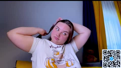 Mila online show from May 23, 2:32 pm