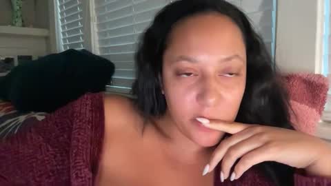 RIRI OR DREAMY online show from November 7, 12:43 am