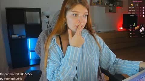 my name is Lia online show from December 14, 11:01 pm