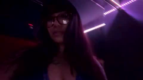 dreamyyy01 online show from April 23, 3:30 am