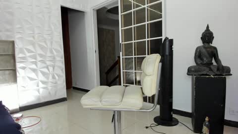 Snapshot of drekev_ chatting on January 5, 1:56 am Kevin online show from January 5, 1:56 am