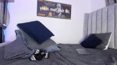 Kevin online show from February 11, 1:54 am