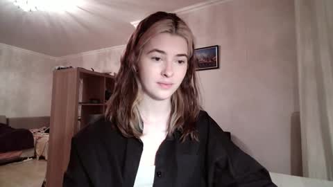 Snapshot of dremazwahlen chatting on February 5, 4:11 pm Dia online show from February 5, 4:11 pm