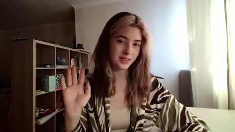 Snapshot of dremazwahlen chatting on February 10, 9:24 am Dia online show from February 10, 9:24 am