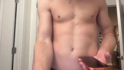 Snapshot of drewmackin05 chatting on November 8, 10:19 pm drewmackin05 online show from November 8, 10:19 pm