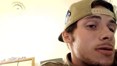 Snapshot of drewthejew616 chatting on October 3, 6:32 am drewthejew616 online show from October 3, 6:32 am