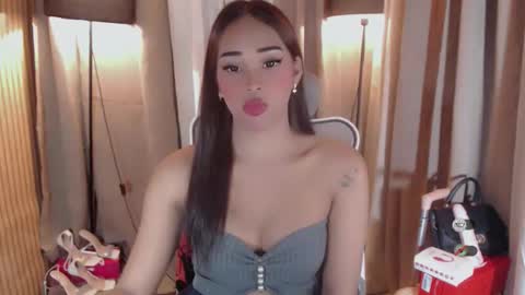 Snapshot of dreyanajones chatting on February 26, 7:13 pm Dreyana online show from February 26, 7:13 pm