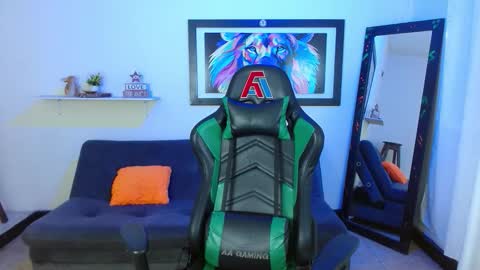 Snapshot of dreyk20 chatting on November 7, 3:01 pm Dreyk online show from November 7, 3:01 pm