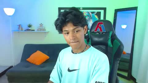 Snapshot of dreyk20 chatting on November 24, 2:06 pm Dreyk online show from November 24, 2:06 pm