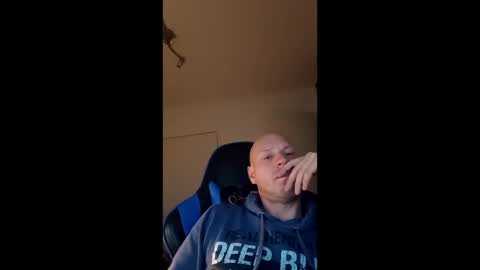 Snapshot of drijn3 chatting on April 19, 4:01 am drijn3 online show from April 19, 4:01 am