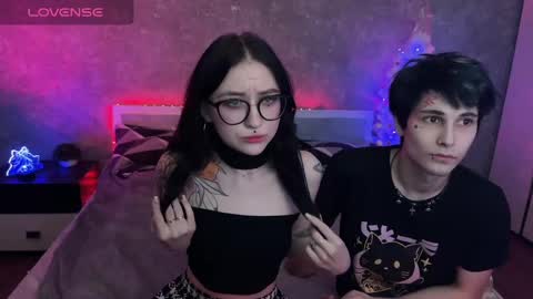 Snapshot of drillhouse_ chatting on December 17, 6:42 pm Tara Sonny online show from December 17, 6:42 pm
