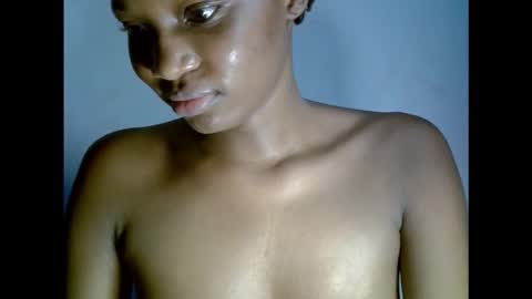 Snapshot of drippingpussy__ chatting on December 3, 10:46 am drippingpussy__ online show from December 3, 10:46 am