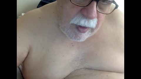 drnick069 online show from April 10, 4:01 pm