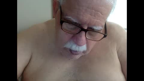 drnick069 online show from April 25, 4:04 pm