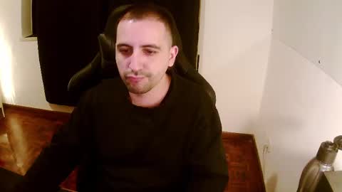 Snapshot of droooooones chatting on February 11, 11:54 pm droooooones online show from February 11, 11:54 pm