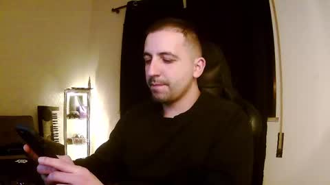 Snapshot of droooooones chatting on March 4, 11:32 pm droooooones online show from March 4, 11:32 pm