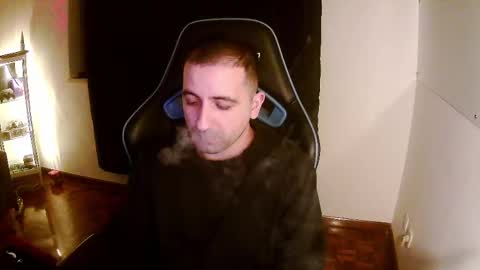 Snapshot of droooooones chatting on March 6, 11:42 pm droooooones online show from March 6, 11:42 pm