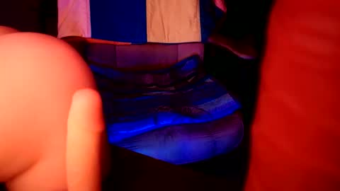 Snapshot of drwhoisit chatting on December 23, 7:50 am Dr WhoIsIt online show from December 23, 7:50 am