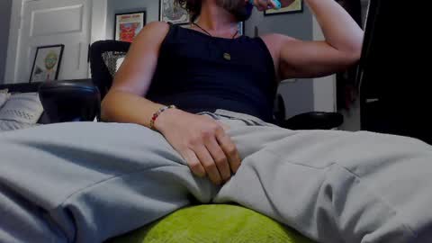 Oliver online show from April 4, 2:03 pm