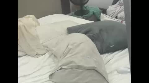 Dude online show from February 28, 2:18 pm