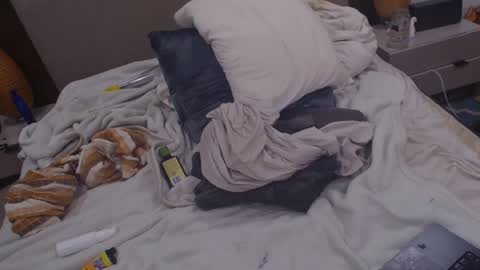 dudecuzbeo online show from December 19, 7:37 am