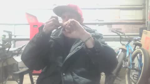 Snapshot of duggerl634 chatting on October 14, 1:17 am levi online show from October 14, 1:17 am