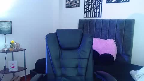 Snapshot of dulce01_0 chatting on March 1, 9:51 am Charlotte online show from March 1, 9:51 am