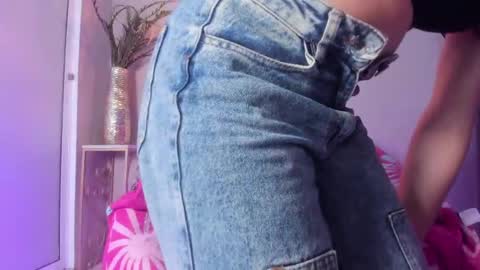 Snapshot of dulce__fiore07 chatting on September 14, 12:37 pm dulce__fiore07 online show from September 14, 12:37 pm