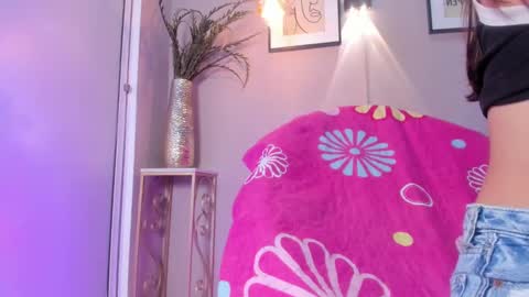 Snapshot of dulce__fiore07 chatting on September 15, 1:00 pm dulce__fiore07 online show from September 15, 1:00 pm