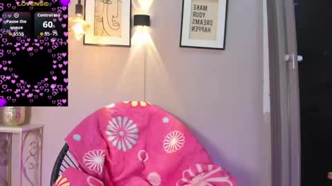Snapshot of dulce__fiore07 chatting on September 25, 1:15 pm dulce__fiore07 online show from September 25, 1:15 pm