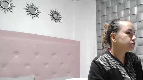 Snapshot of dulce__lovee chatting on October 15, 9:31 am dulce__lovee online show from October 15, 9:31 am