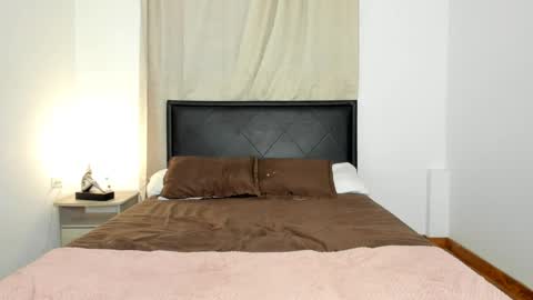 dulce brithany online show from April 9, 6:19 am