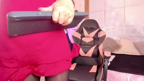   online show from November 10, 2:27 pm