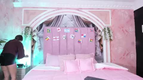 Dulce online show from July 11, 11:35 am