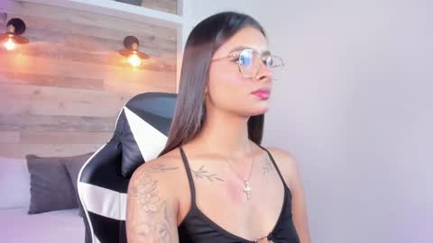 Snapshot of dulce_glow_ chatting on May 2, 2:27 am D U L C E online show from May 2, 2:27 am