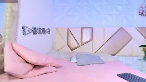 Snapshot of dulce_harmonny chatting on June 4, 12:44 pm DULCE online show from June 4, 12:44 pm