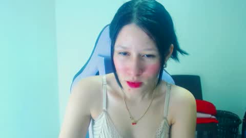 Snapshot of dulce_mauren chatting on February 10, 10:41 am dulce_mauren online show from February 10, 10:41 am