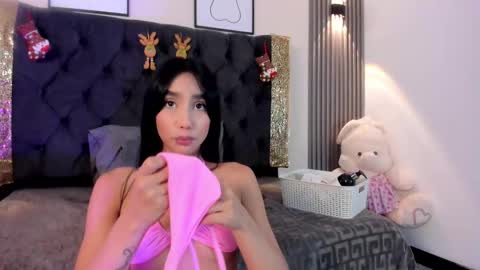 Snapshot of dulce_may chatting on November 28, 4:26 am Dluce May online show from November 28, 4:26 am