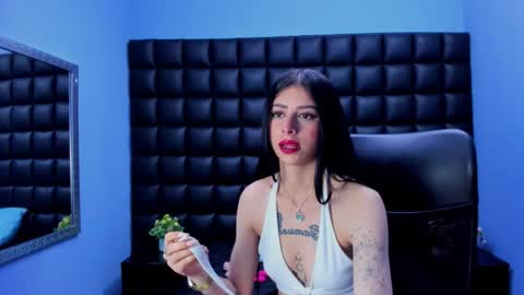 dulce_miiaa online show from March 11, 5:52 pm