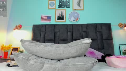 DULCE AURORA online show from January 18, 9:02 am