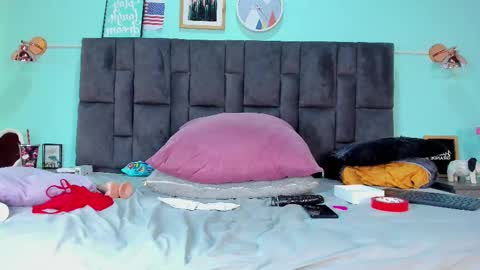 DULCE AURORA online show from February 10, 7:58 am