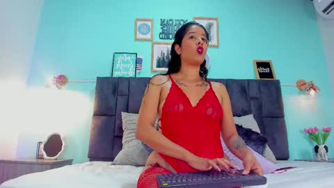 DULCE AURORA online show from February 25, 2:47 am