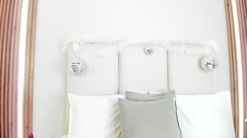 Snapshot of dulcecoleman chatting on December 19, 11:23 pm Dulce online show from December 19, 11:23 pm